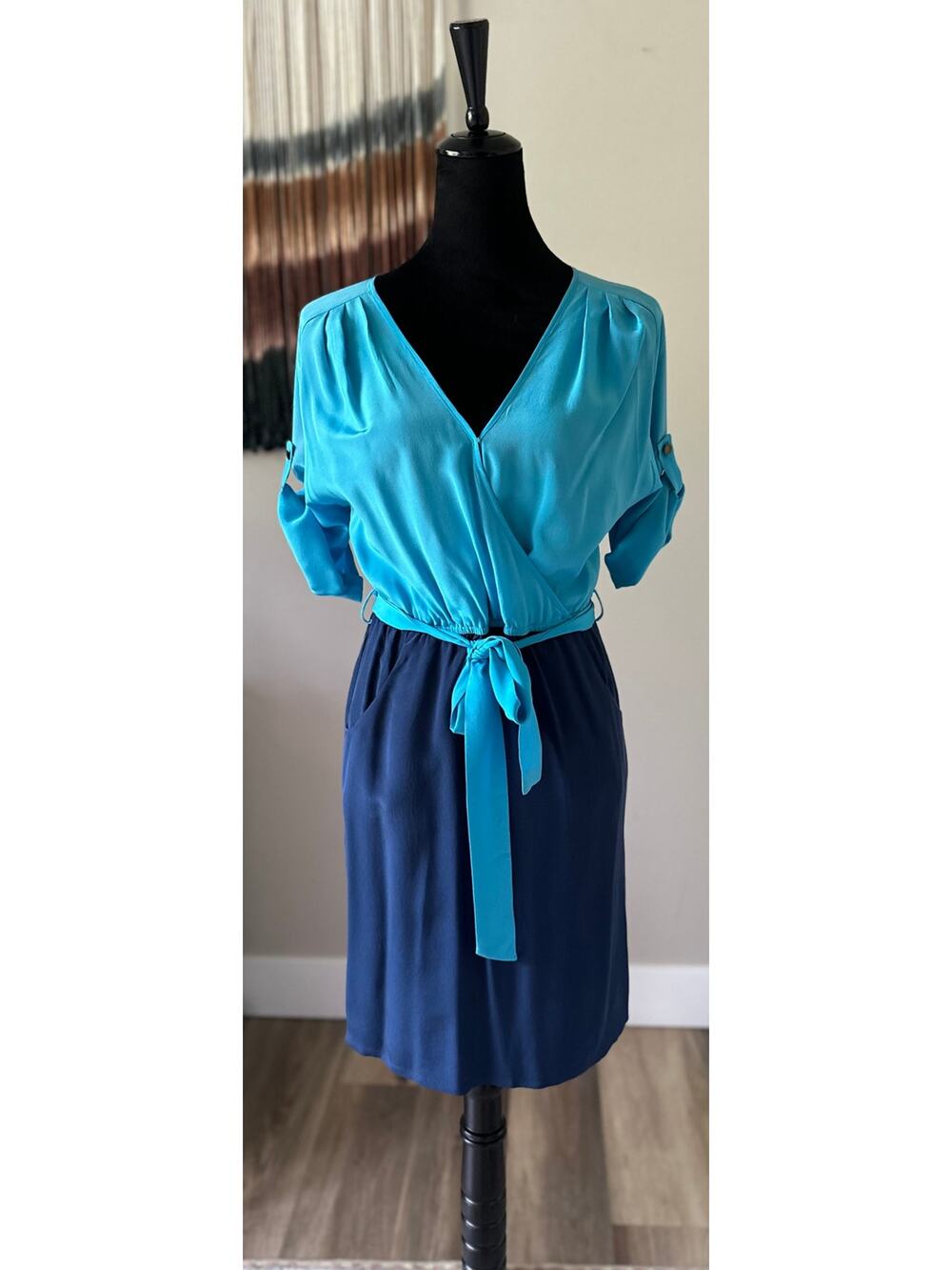 PRESLEY SKYE Blue Colorblock Faux Wrap Knee Length Dress Size XS